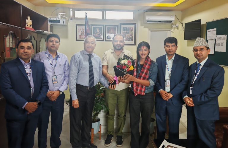 कक्षा ११ मा भर्ना हुँदै कप्तान इन्दु बनिन् युनिभर्सल कलेजको ब्राण्ड एम्बासडर