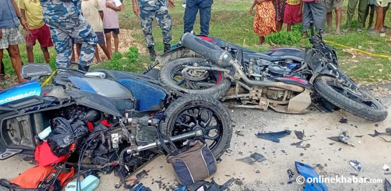 झापामा मोटरसाइकल र स्कुटर दुर्घटना हुँदा २ जनाको मृत्यु