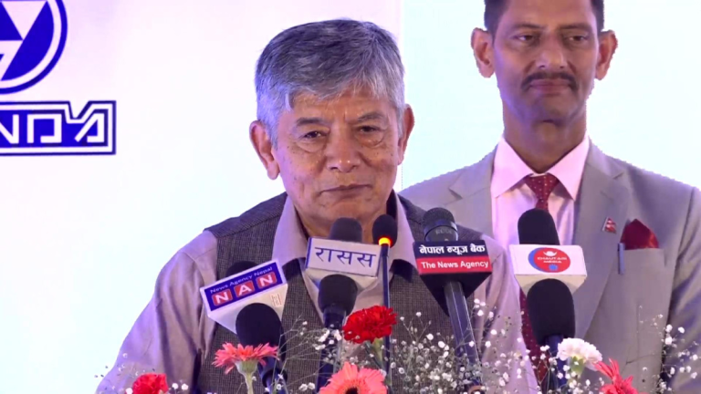 लोकतन्त्र आइसकेपछि देशमा धेरै विकास भएको छ : मदनकृष्ण श्रेष्ठ
