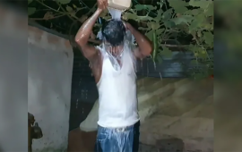 पत्नीसँग डिभोर्स भएको खुसियालीमा दूधले स्नान