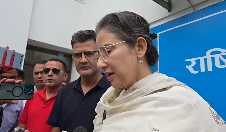 रविको पक्षमा हस्ताक्षरपछि मनिषा : राज्यले गरेको अन्यायविरुद्ध आवाज उठाएँ