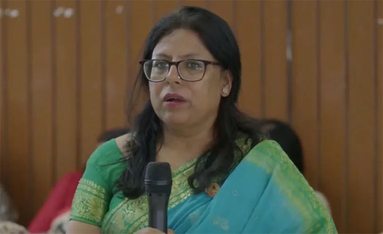 कांग्रेस बैठकमा प्रतिमा गौतमः आफ्नै पार्टीलाई खुइल्याउँदा संगठन बन्छ त ?