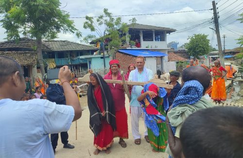 पानी नपरेपछि मधेशमा सांसदलाई बनाइयो हली