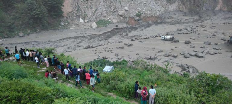 स्याफ्रुबेसीको बाढी मापन उपकरण बग्यो, टिमुरेको चलेको थिएन