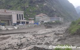 रसुवा बाढी : १२०० नेपाली केरुङमा अलपत्र, फर्काउन कूटनीतिक पहल