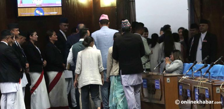 रास्वपा र राप्रपाले आज पनि गरे बैठक बहिष्कार (तस्वीर)