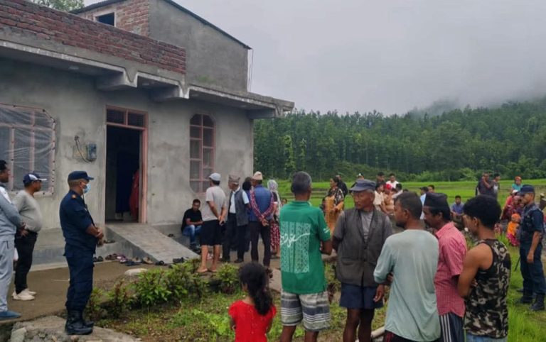 सुतिरहेकी श्रीमतीको हत्या, छोराछोरी र प्रहरीलाई आफैं दिए जानकारी