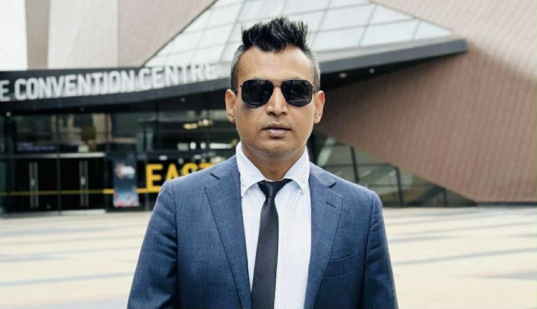 प्रवासी नेपालीको आवाज सशक्त रूपमा उठाउँदै सन्तोष कुँवर