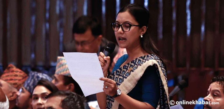 सोबिताको प्रश्न : भाषाको बुझाइमा समस्या हुँदा मेरो भनाइ हटाउनुपर्ने ?