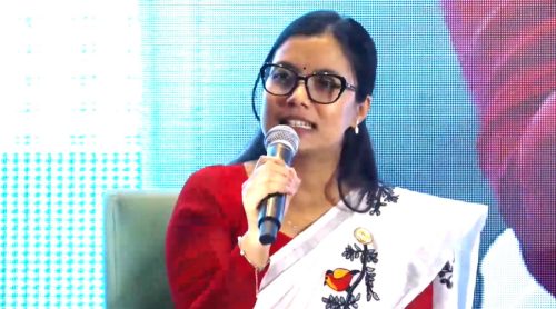 चितवन-३ : रेनुभन्दा दोब्बर मतले सोविता अगाडि