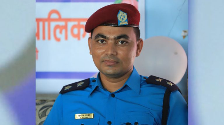 भुसभित्र लुकाइएको काजु बरामद गर्ने सई यादव सर्लाहीका उत्कृष्ट प्रहरी घोषित