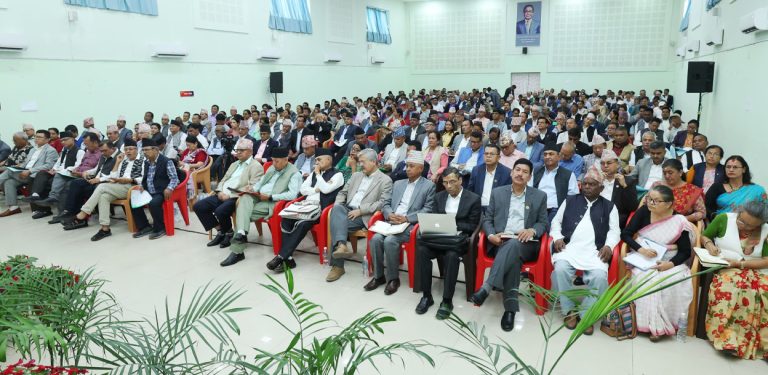 एमाले केन्द्रीय कमिटी बैठकमा ४९ जनाले राखे धारणा, बाँकीले भोलि बोल्ने