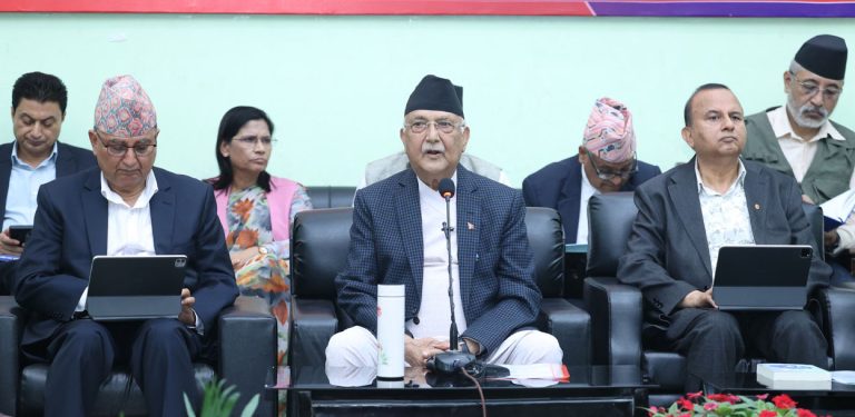 एमाले बैठकमा ओलीका समर्थक मुखर, आलोचक नरम