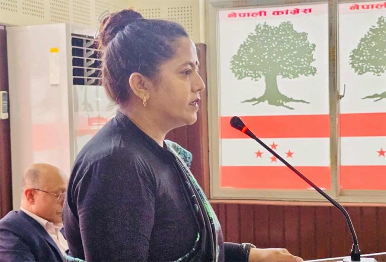 कांग्रेस केन्द्रीय समिति र आम चुनावमा ४० मुनिका २० प्रतिशत अनिवार्य गरौं : उर्मिला थपलिया