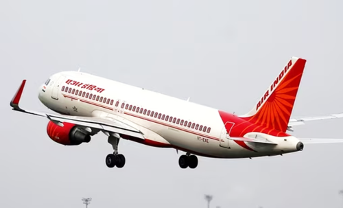 एयर इन्डियाको विमान मुम्बईमा अवतरणका क्रममा दुर्घटनाबाट जोगियो