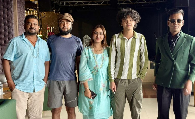 आयुष र एलिजेले फिल्ममा डेब्यू गर्न लागेका हुन् ?