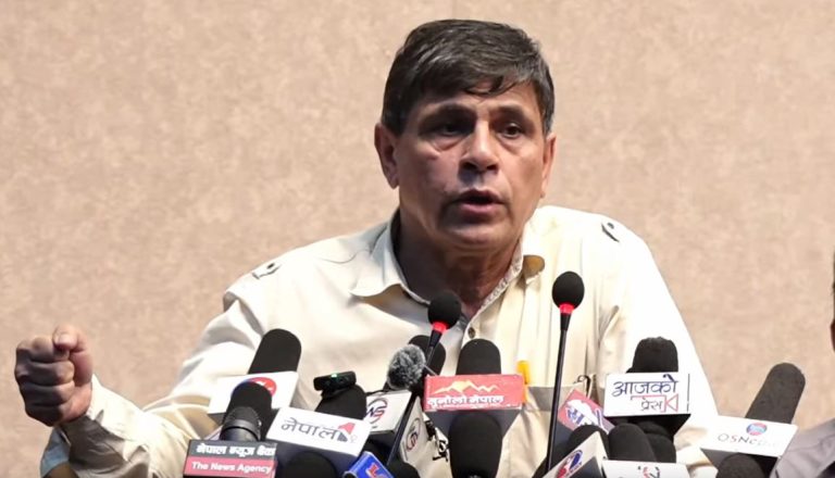च्यासलतिर मरणोपरान्त अध्यक्ष भइराख्नुस् भनेर आरती उतारिँदैछ : घनश्याम भुसाल