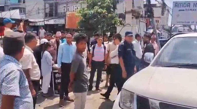 हस्ताक्षर अभियानमा हस्तक्षेप भयो : रास्वपा, प्रहरी भन्छ- होइन