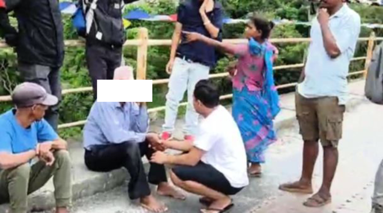 पुलबाट हामफाल्न खाेज्ने ६४ वर्षीय वृद्धको उद्धार