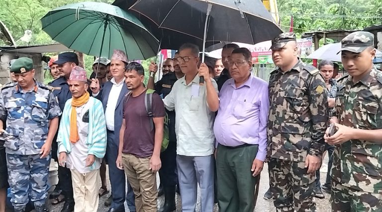 कैलालीमा गोदावरी नदीको टापुमा फसेका ६ जनाको उद्धार