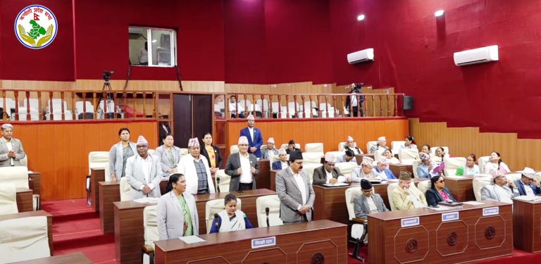 कर्णालीमा सत्तापक्षका एक सांसद र प्रतिपक्षले गरे सदन अवरुद्ध