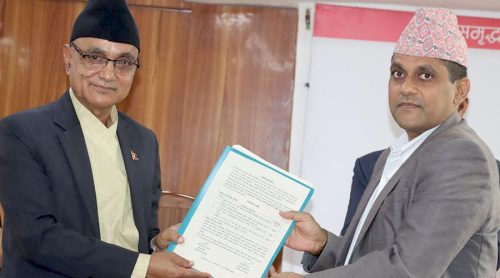 कर्णालीका मुख्यमन्त्री कँडेलले गरे मन्त्रीहरूसँग कार्यसम्पादन सम्झौता