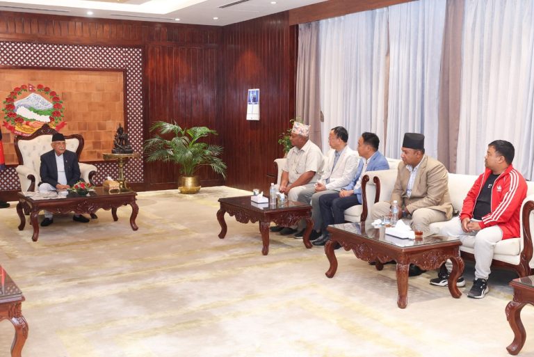 जगातीमा ५० हजार क्षमताको रंगशाला निर्माणका लागि प्रधानमन्त्रीले गरे छलफल
