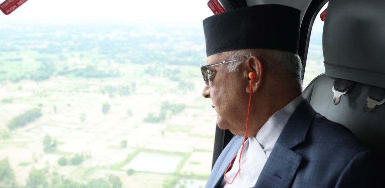 मधेशको सुक्खा क्षेत्रमा प्रधानमन्त्रीको हवाई अवलोकन (तस्वीर)