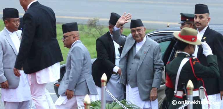 स्पेन भ्रमण सकेर फर्किए प्रधानमन्त्री ओली