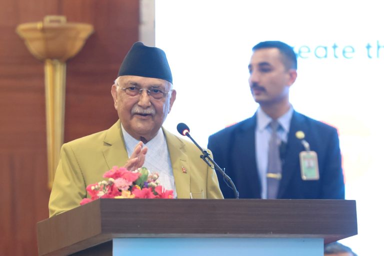 २० वर्ष पुगेपछि विवाह गरेर सन्तान जन्माउन प्रेरित गर्नुपर्छ : प्रधानमन्त्री