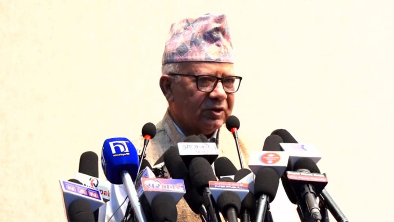 देशमा कम्युनिष्ट प्रधानमन्त्री छन् तर, काम भएन : माधव नेपाल