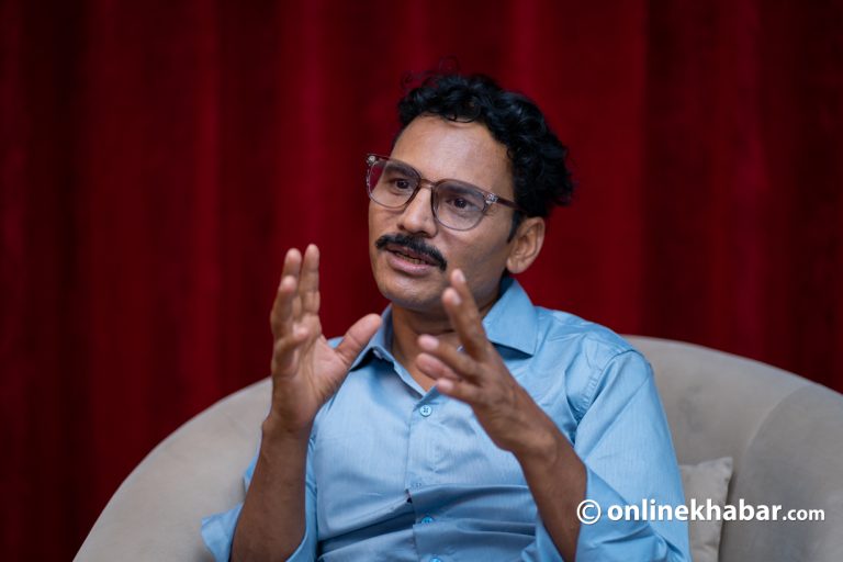 ‘माग्ने बुढा’ले छेडेको ६१ लाखको युद्ध : कसले जित्ला ?