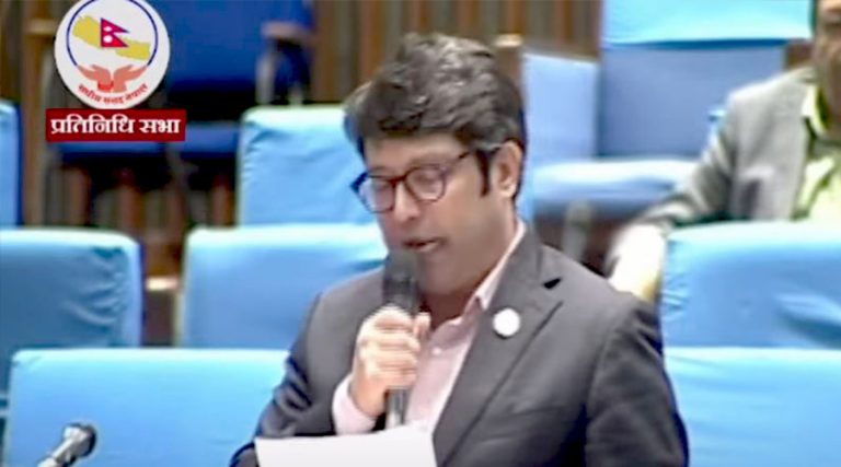 मन्त्रीहरु भ्रष्टाचार र घुसमा तल्लिन छन्, अनुहार छोपेर हिँड्न बाध्य छौं : राजेन्द्र बजगाईं