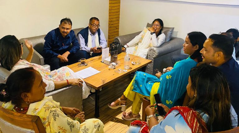 निलम्बित भएपछि रञ्जिता निकटस्थसँग छलफलमा, भन्छिन्- रेशमजीले ‘इमोश्नल ब्ल्याकमेल’ गर्नुभयो