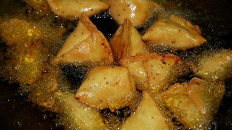 पटक–पटक समोसा, जेरी तारेको तेलले स्वास्थ्यमा के हानी गर्छ ?