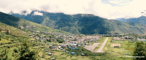 वारिपारि डम्म बादल, बीचमा खुलेको विमानस्थल (तस्वीरहरू)