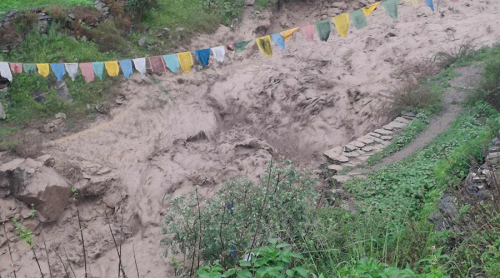 साढे दुई महिनापछि हुम्लाको तिलगाउँमा अर्को पहिरो, हिल्सा जाने काठेपुल बगायो