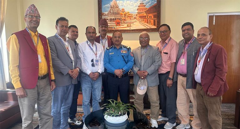 ओभरलोडमा कडाइ गर्न ट्रक महासंघको आग्रह