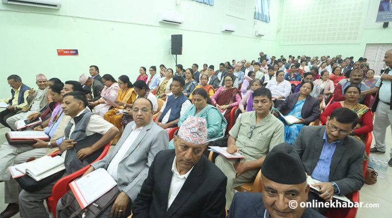 ओलीकै पक्षमा खुले गण्डकीका केन्द्रीय सदस्यहरू