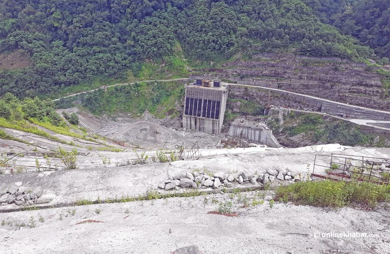 अरुण तेस्रो परियोजना प्रसारण लाइनबाट विद्युत् प्रवाह हुने