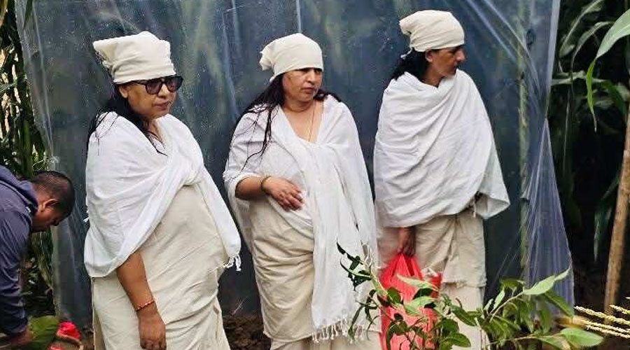 बुवाको किरिया बसिन् बनेपाकी उपमेयर, दाजुभाइले बहिष्कार गरेको गुनासो