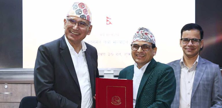 अर्थमन्त्री र सचिवहरूबीच कार्यसम्पादन सम्झौता