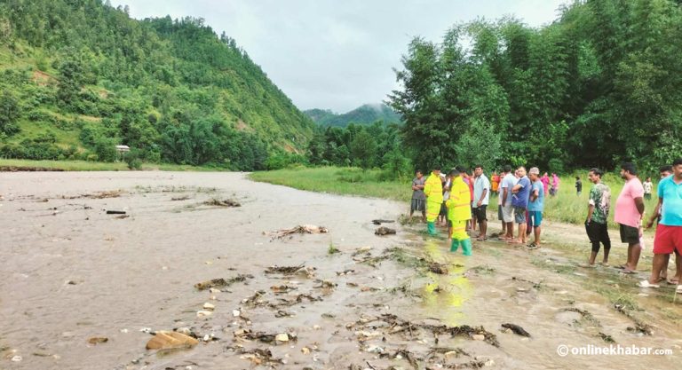 गुल्मीमा छल्दी खोलाले बगाएर एक जनाको मृत्यु