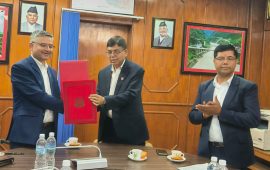 भौतिक पूर्वाधारमन्त्री दाहाल र सचिव शर्माबीच कार्यसम्पादन सम्झौता