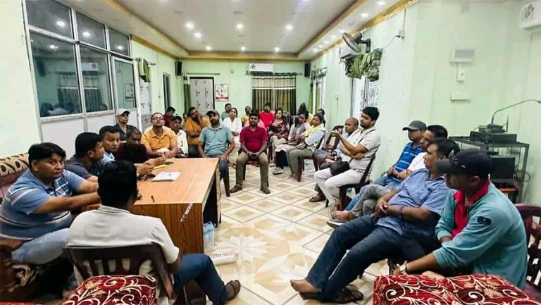 आक्रमण गर्ने वकिललाई कारबाही गर्न माग गर्दै पत्रकार आन्दोलित