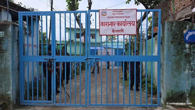 कैलाली कारागार कैदीबन्दीको नियन्त्रणमा, सुरक्षाकर्मी प्रवेश गर्न सकेनन्