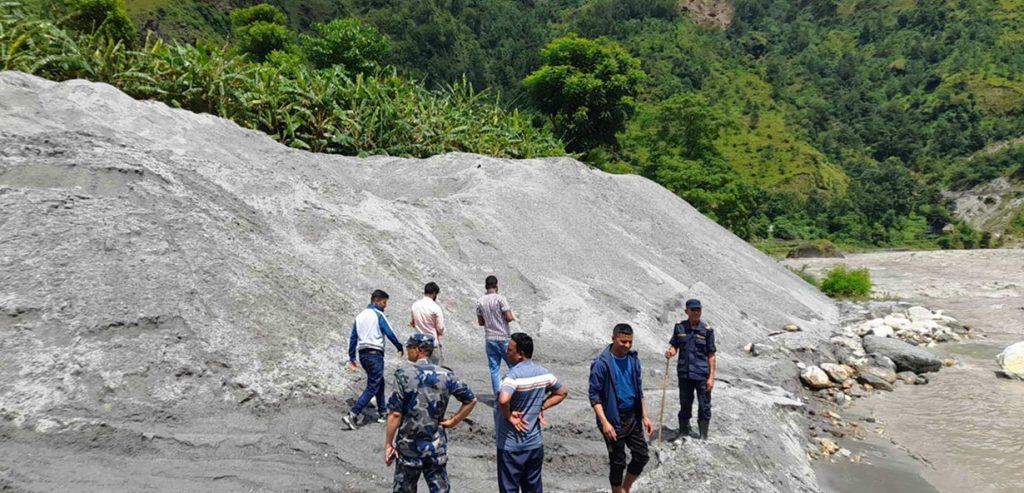 वर्षायाममा पनि रोकिएन कालीगण्डकी दोहन