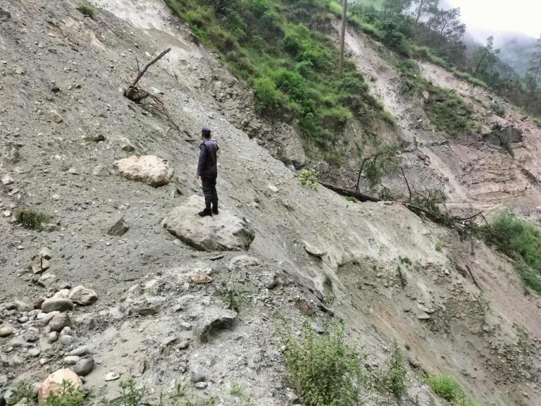 सञ्चालनमा आयो कर्णाली करिडोरको खच्च सडक