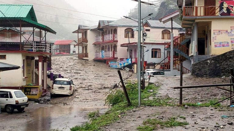 उत्तराखण्ड बाढीपहिरो : धादिङका पनि ४ जना सम्पर्कविहीन