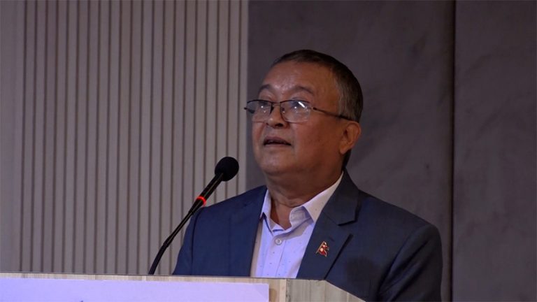 राजनीतिक दलहरू ऐनविपरीत लुकामारी गरिरहेका छन् : पूर्वप्रमुख निर्वाचन आयुक्त थपलिया
